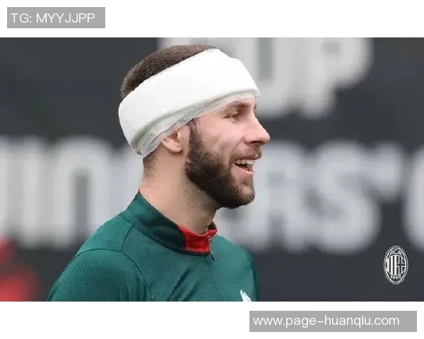 意媒报道帕夫洛维奇腓骨未骨折正在治疗米兰每日评估其伤情进展